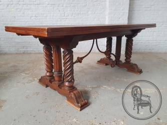 Антикварный дубовый стол с металлическими элементами код. BE4165617