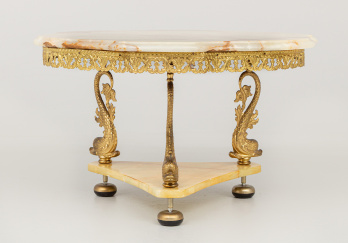 Cтаринный кофейный столик код. RM49396