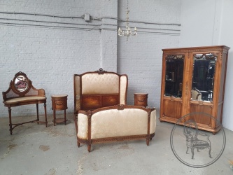 Антикварный спальный гарнитур из ореха код. BE4131568