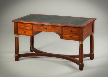 Антикварный письменный стол из красного дерева код. RM4115434