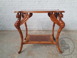 картинка Антикварный столик в стиле модерн с маркетри салоне старинных вещей "Шебби" являющийся официальным дистрибьютором в России и Беларуси