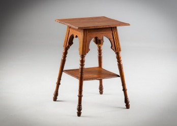 Антикварный дубовый столик-подставка код. RM4151974