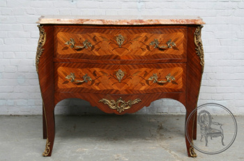Антикварный комод код. BE6703