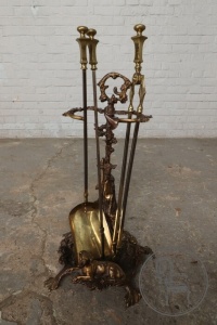 картинка Антикварный набор для камина салоне старинных вещей "Шебби" являющийся официальным дистрибьютором в России и Беларуси