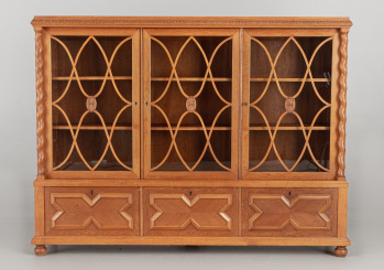 Старинный посудный шкаф код. RM63245