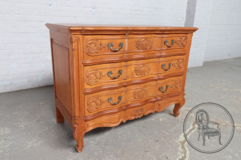 Антикварный комод из светлого дуба в стиле рококо код. BE12013