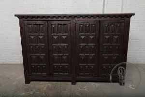 картинка Старинный комод салоне старинных вещей "Шебби" являющийся официальным дистрибьютором в России и Беларуси