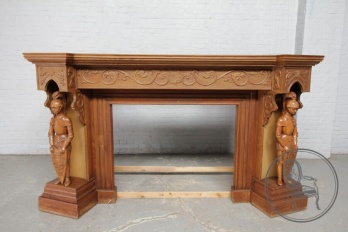 Антикварный портал для камина с антропогенной и узорчатой резьбой код. BE4103768