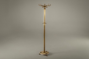 картинка Старинная латунная вешалка с мраморным основанием салоне старинных вещей "Шебби" являющийся официальным дистрибьютором в России и Беларуси