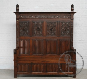 Антикварная дубовая скамья в стиле Ренессанс код. BE4097417