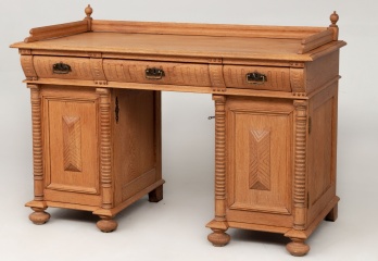 Антикварный письменный стол в мехельском стиле код. RM4100087