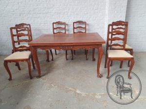 картинка Антикварный комплект: обеденный стол и стулья (6 шт) в стиле Людовика ХV салоне старинных вещей "Шебби" являющийся официальным дистрибьютором в России и Беларуси