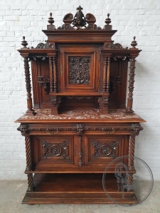 картинка Антикварный ореховый буфет с мраморной столешницей салоне старинных вещей "Шебби" являющийся официальным дистрибьютором в России и Беларуси