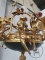 Старинная люстра, украшенная бронзовыми фигурками путти код. BE4145846 фото 1