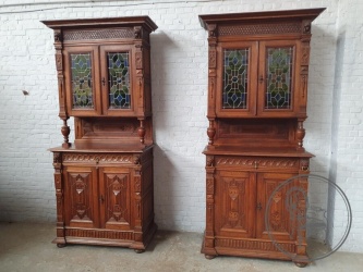Пара антикварных буфетов с витражными стеклами код. BE4097589