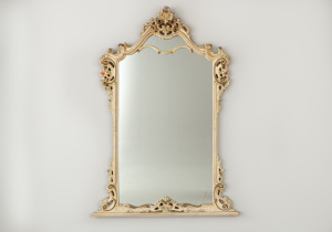 картинка Старинное зеркало салоне старинных вещей "Шебби" являющийся официальным дистрибьютором в России и Беларуси