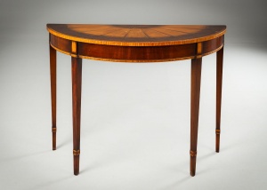 картинка Старинная консоль из бука со шпоном ореха салоне старинных вещей "Шебби" являющийся официальным дистрибьютором в России и Беларуси