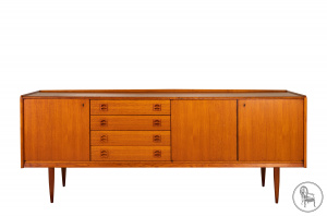 картинка Старинный комод салоне старинных вещей "Шебби" являющийся официальным дистрибьютором в России и Беларуси