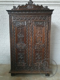 Антикварный ореховый шкаф в готическим стиле код. BE4097734