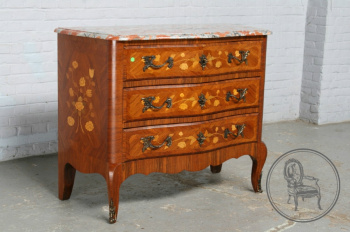 Антикварный комод код. BE6847