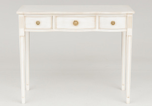 картинка Старинный консольный столик салоне старинных вещей "Шебби" являющийся официальным дистрибьютором в России и Беларуси