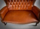 Старинный комплект кожаной мебели со спинками в технике каретной стяжки код. RM4165750 фото 4