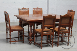 картинка Антикварный столовый гарнитур салоне старинных вещей "Шебби" являющийся официальным дистрибьютором в России и Беларуси