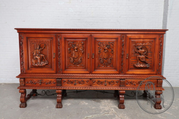 Старинный комод в испанском стиле с резьбой в рыцарском стиле код. BE107592