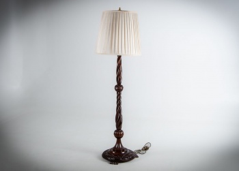 Старинный торшер на ножке из красного дерева код. RM4160898