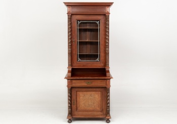 Антикварный посудный шкаф из ореха с витыми колоннами код. XX101754