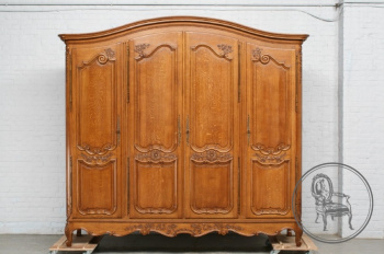 Антикварный шкаф для одежды код. BE7355
