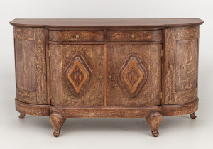 картинка Старинный комод салоне старинных вещей "Шебби" являющийся официальным дистрибьютором в России и Беларуси