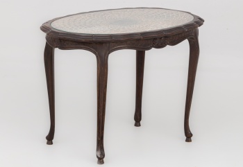 Старинный журнальный столик на изогнутых ножках с ротангом код.&nbsp;RM4100694