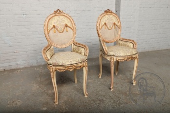 Старинные кресла (пара) код. BE4097285