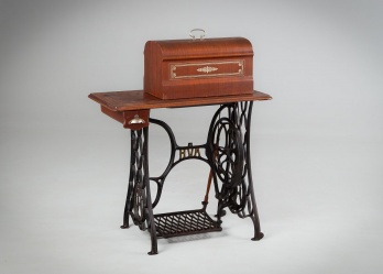 Антикварная швейная машина Husqvarna код. RM4154687