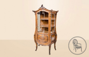 Антикварная витрина в рокайльном стиле код. VS1931