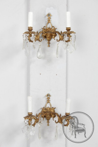 картинка Антикварные настенные светильники (2 шт.) из бронзы с хрусталем в стиле ампир салоне старинных вещей "Шебби" являющийся официальным дистрибьютором в России и Беларуси