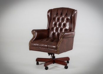 Старинное английское кожаное кресло код. RM4155379