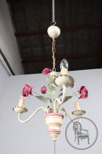 картинка Старинная люстра салоне старинных вещей "Шебби" являющийся официальным дистрибьютором в России и Беларуси