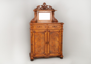 картинка Антикварный комод с зеркалом салоне старинных вещей "Шебби" являющийся официальным дистрибьютором в России и Беларуси