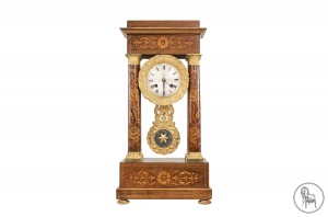 картинка Старинные настольные часы с маятником в стиле Ампир декорированные, маркетри салоне старинных вещей "Шебби" являющийся официальным дистрибьютором в России и Беларуси