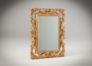 картинка Старинное итальянское зеркало в деревянной позолоченной резной раме салоне старинных вещей "Шебби" являющийся официальным дистрибьютором в России и Беларуси
