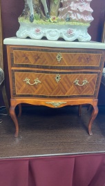 Антикварный комод с маркетри на ножках кабриоль код.&nbsp;FN18