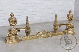 картинка Антикварная декорация для камина салоне старинных вещей "Шебби" являющийся официальным дистрибьютором в России и Беларуси