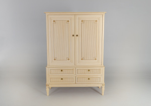 картинка Старинный шкаф салоне старинных вещей "Шебби" являющийся официальным дистрибьютором в России и Беларуси