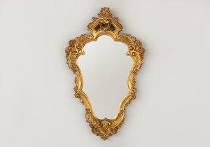 картинка Старинное зеркало салоне старинных вещей "Шебби" являющийся официальным дистрибьютором в России и Беларуси