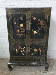 Старинный комод в восточном стиле c нефритовыми цветами и птицами код. BE4096938