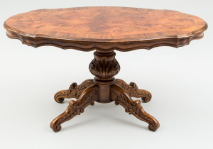 картинка Столик салоне старинных вещей "Шебби" являющийся официальным дистрибьютором в России и Беларуси