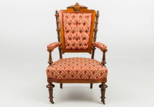 картинка Антикварное кресло салоне старинных вещей "Шебби" являющийся официальным дистрибьютором в России и Беларуси