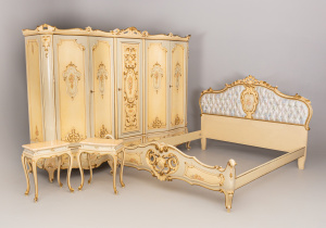 картинка Антикварный спальный гарнитур салоне старинных вещей "Шебби" являющийся официальным дистрибьютором в России и Беларуси